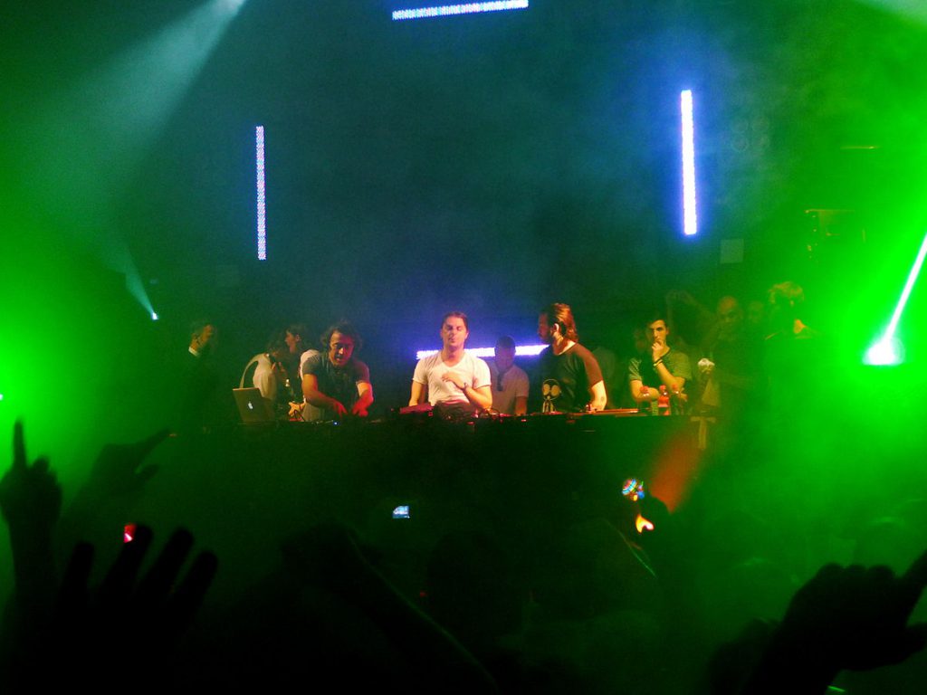 1200px-Swedish_House_Mafia_and_Benny_Benassi