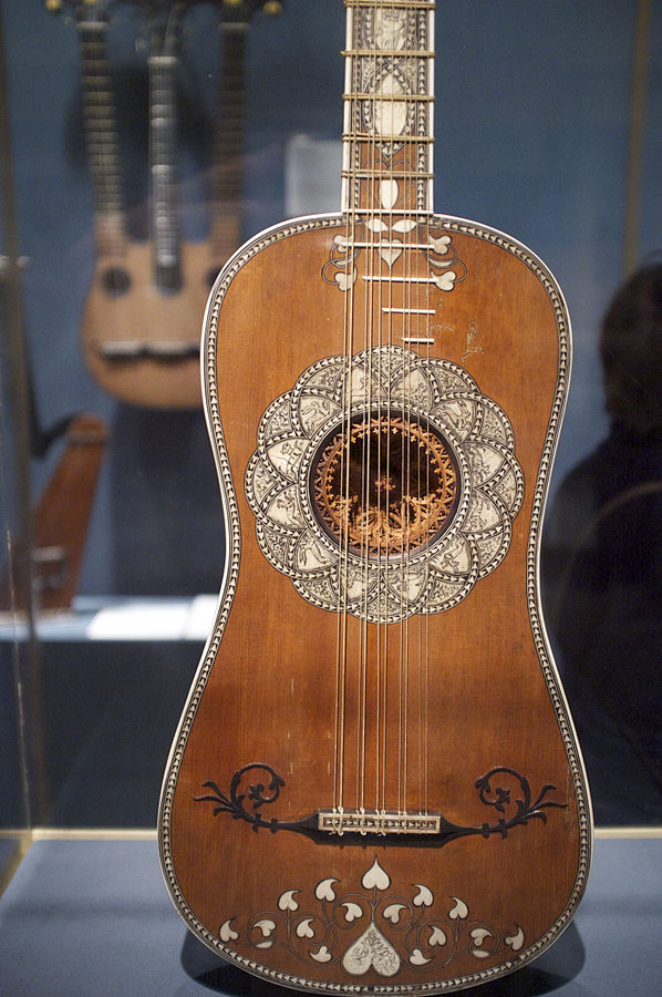 598px-Baroque_guitar_(ca.1630-50),_Matteo_Sellas,_The_Met,_NYC